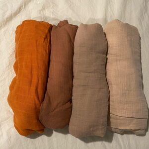 4 Muslin baby blankets